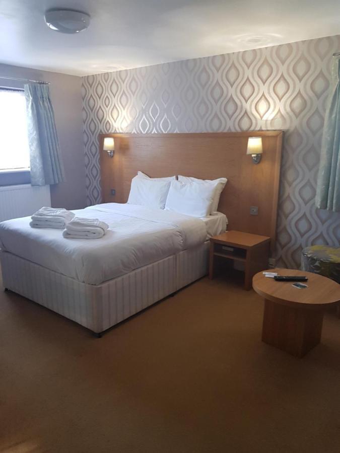 Marsh Farm Hotel Swindon Eksteriør bilde