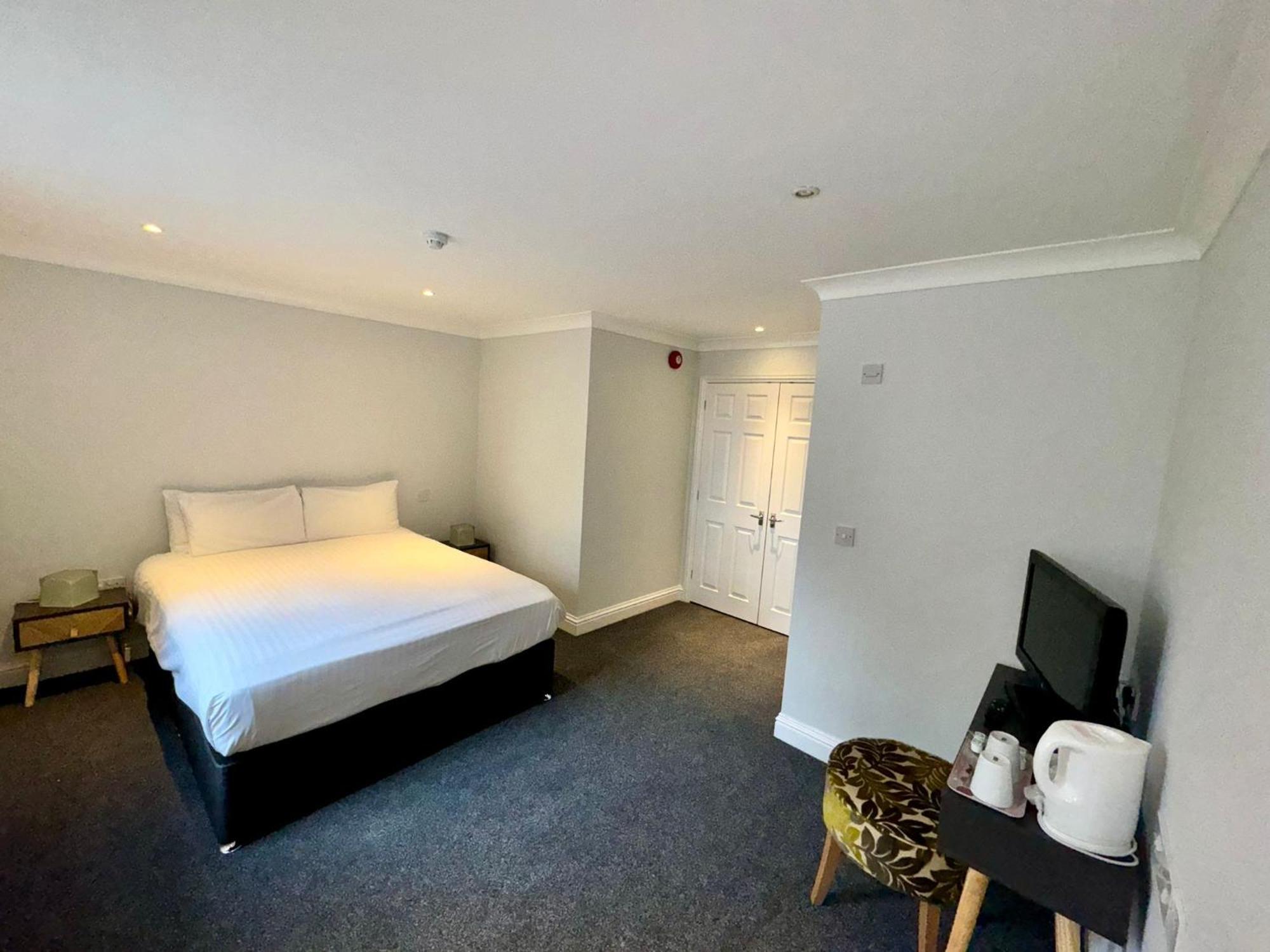 Marsh Farm Hotel Swindon Eksteriør bilde