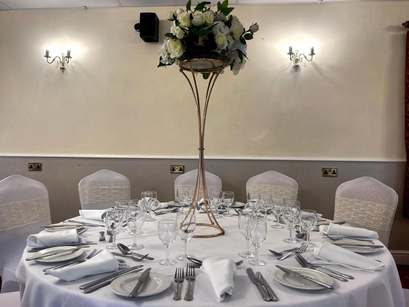 Marsh Farm Hotel Swindon Eksteriør bilde