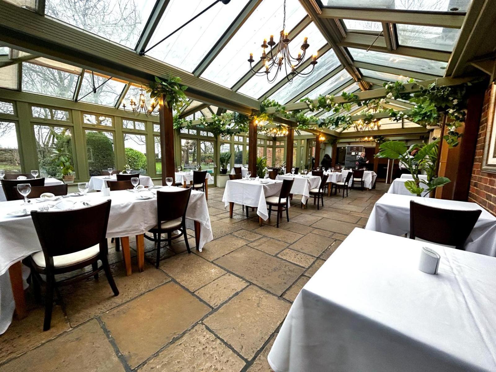 Marsh Farm Hotel Swindon Eksteriør bilde