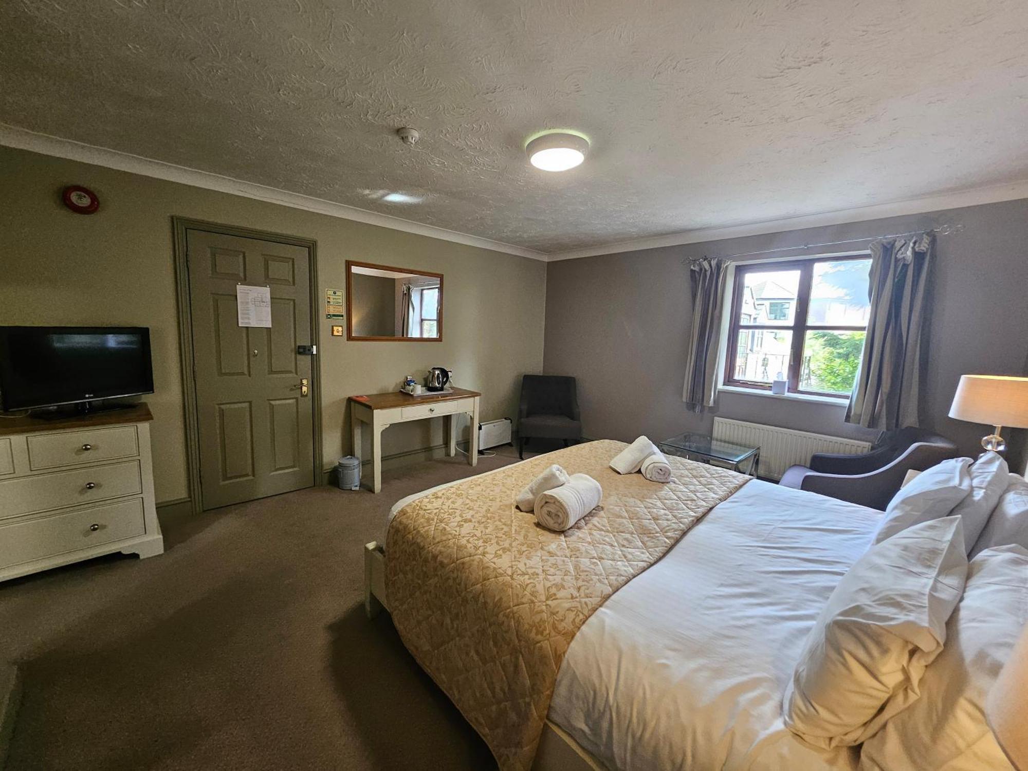 Marsh Farm Hotel Swindon Eksteriør bilde